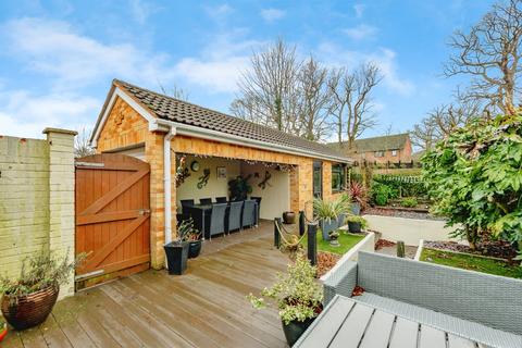 3 bedroom semi-detached house for sale, Stafford Road, Crawley