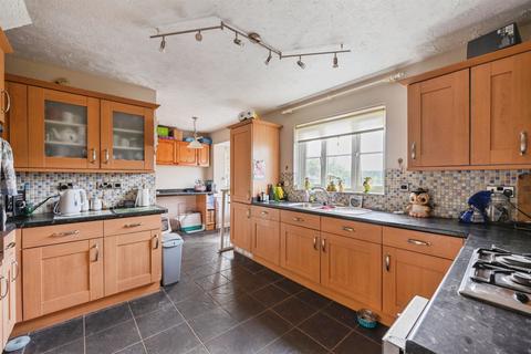 4 bedroom detached house for sale, Newby Close, BURTON-ON-TRENT