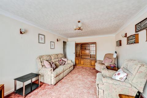 3 bedroom detached bungalow for sale, Ashfield Road, Carterton