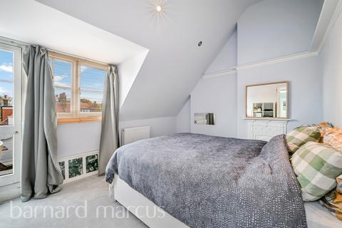 2 bedroom flat for sale, Emlyn Road, London