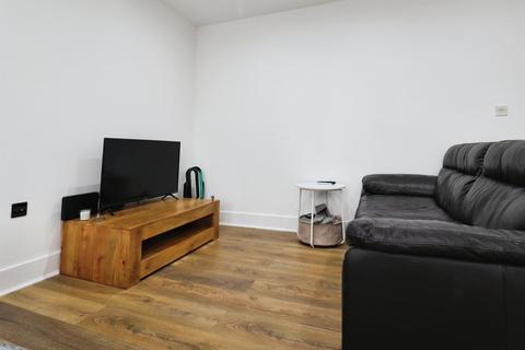 Studio for sale, Ferry Court, Cardiff