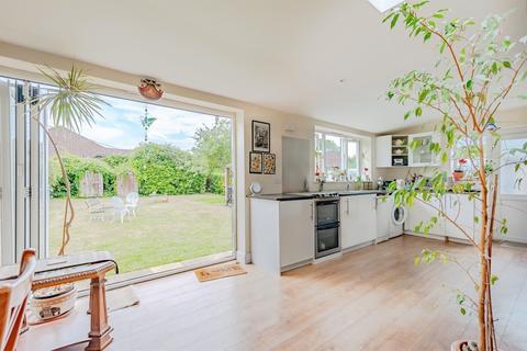 3 bedroom semi-detached house for sale, Barnfield Road, CRAWLEY