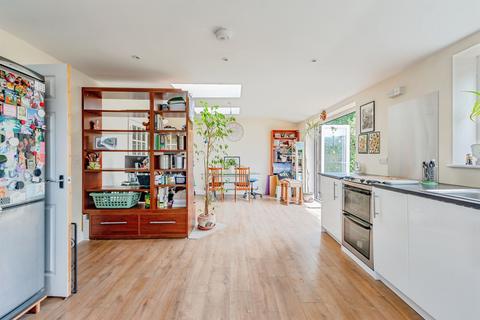 3 bedroom semi-detached house for sale, Barnfield Road, CRAWLEY