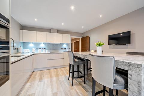 2 bedroom flat for sale, Village Road, Enfield