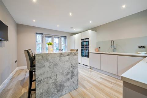 2 bedroom flat for sale, Village Road, Enfield
