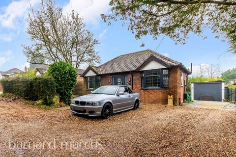 2 bedroom detached bungalow for sale, Clump Avenue, Tadworth