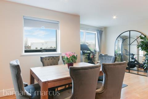 2 bedroom flat for sale, Church Street, EPSOM