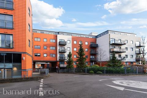 2 bedroom flat for sale, Church Street, EPSOM