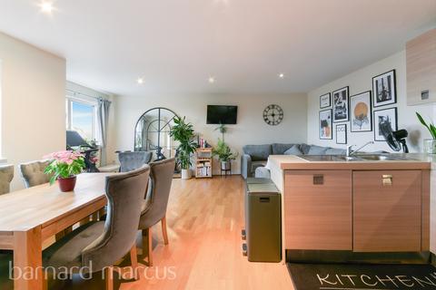 2 bedroom flat for sale, Church Street, EPSOM