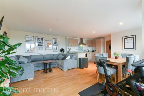 2 bedroom flat for sale, Church Street, EPSOM