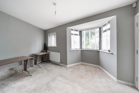 undefined, Third Avenue, Enfield