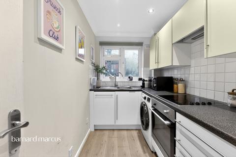 2 bedroom maisonette for sale, Godwin Close, Epsom
