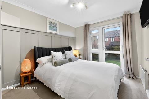 2 bedroom maisonette for sale, Godwin Close, Epsom
