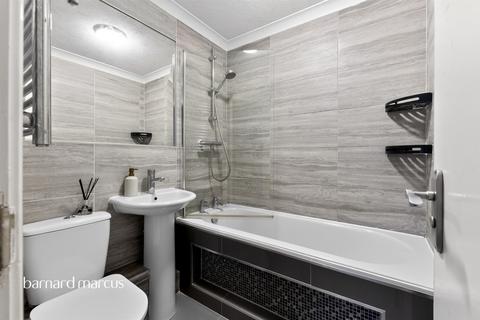 2 bedroom maisonette for sale, Godwin Close, Epsom