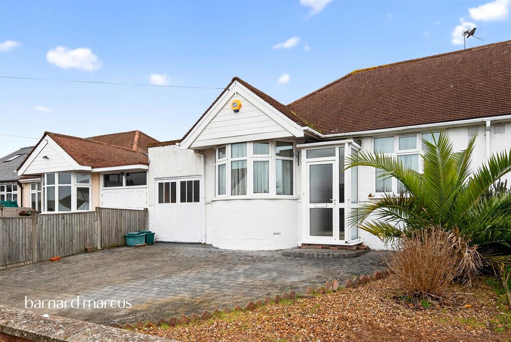 Detached house exterior, driveway