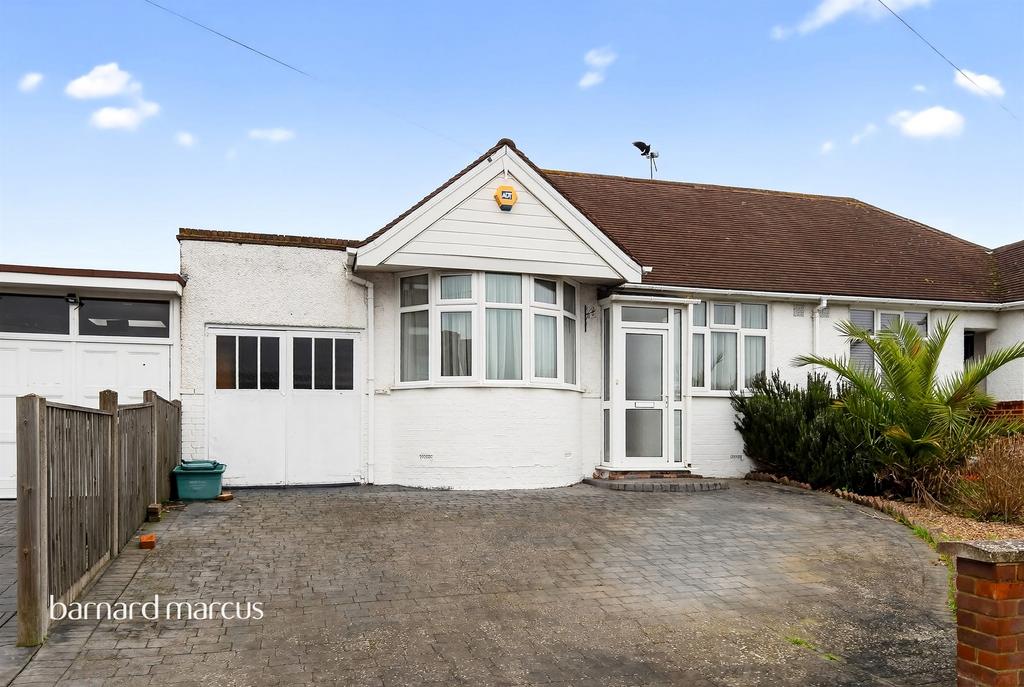 Detached house exterior, driveway