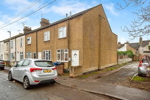 2 bedroom end of terrace house for sale, William Street, Grays