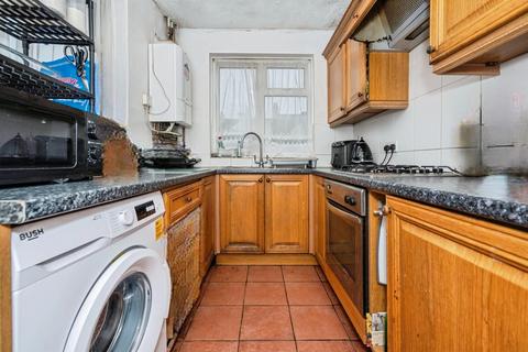 2 bedroom end of terrace house for sale, William Street, Grays