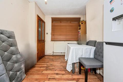 2 bedroom end of terrace house for sale, William Street, Grays