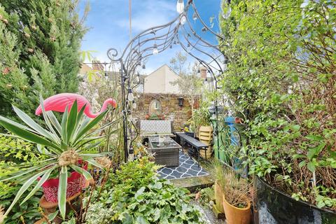 2 bedroom terraced house for sale, Cyprus Road, Faversham