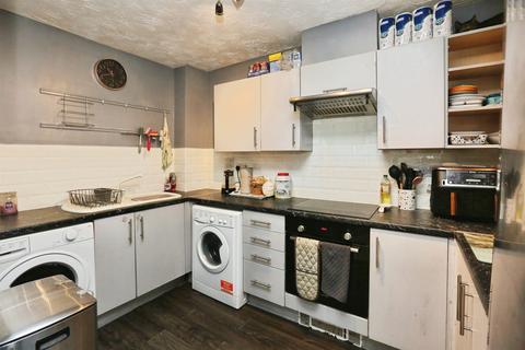 2 bedroom apartment for sale, Dartmouth Court, Gosport