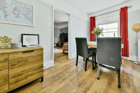 3 bedroom flat for sale, High Street, Hitchin