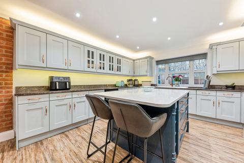 5 bedroom detached house for sale, Kings Gardens, Gonerby Hill Foot, Grantham