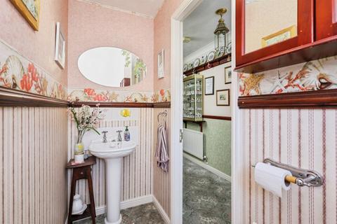 3 bedroom detached house for sale, St. Boswells Close, Hailsham