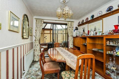 3 bedroom detached house for sale, St. Boswells Close, Hailsham
