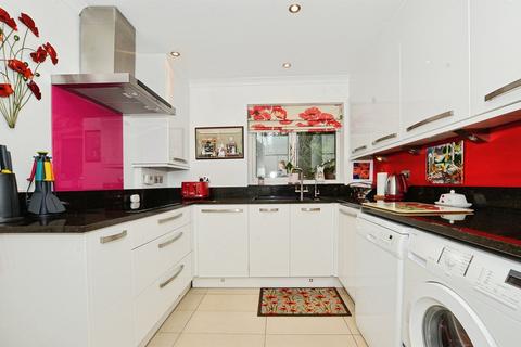 4 bedroom house for sale, Churchfield, Harpenden