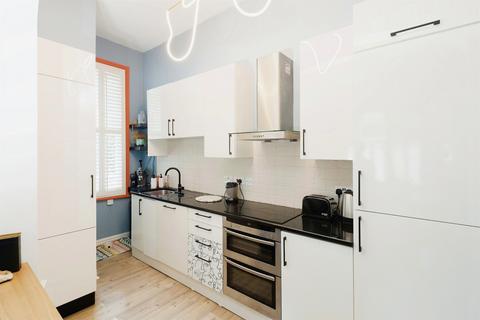 2 bedroom apartment for sale, Holmewood Close, Kenilworth