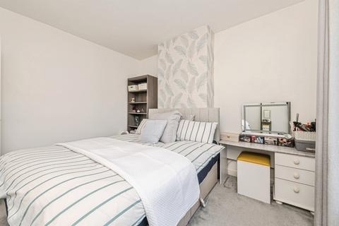 3 bedroom terraced house for sale, Hawthorne Terrace, Crosland Moor, Huddersfield