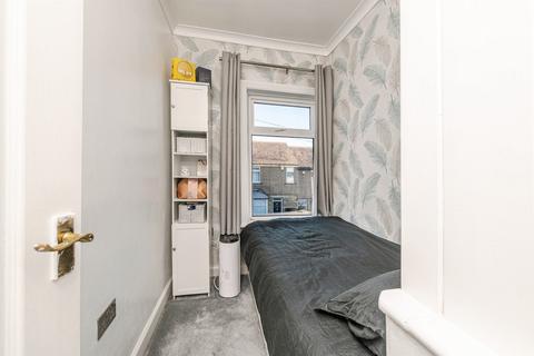 3 bedroom terraced house for sale, Hawthorne Terrace, Crosland Moor, Huddersfield