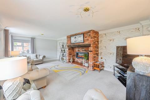 4 bedroom detached house for sale, Uttoxeter Road, Hill Ridware, Rugeley