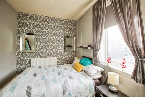 4 bedroom end of terrace house for sale, Bethel Street, HALIFAX