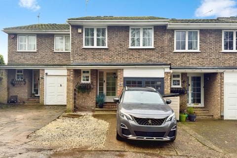 3 bedroom terraced house for sale, Tanners Crescent, Hertford