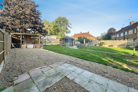 3 bedroom detached house for sale, Mickledale Lane, Bilsthorpe, NEWARK