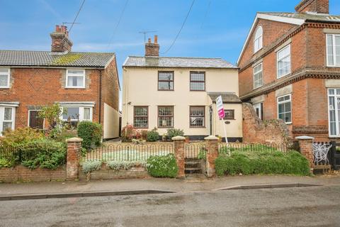 undefined, Main Road, Chelmondiston, Ipswich