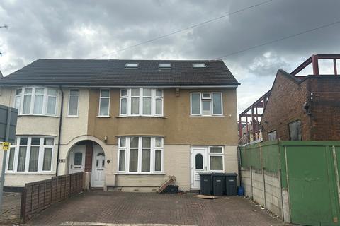 6 bedroom semi-detached house for sale, St. Margarets Avenue, Luton