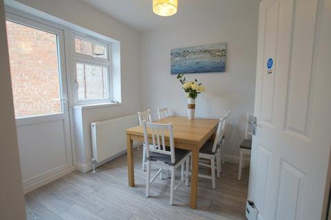6 bedroom semi-detached house for sale, St. Margarets Avenue, Luton