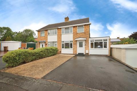 3 bedroom semi-detached house for sale, Hawthorn Grove, Kidderminster