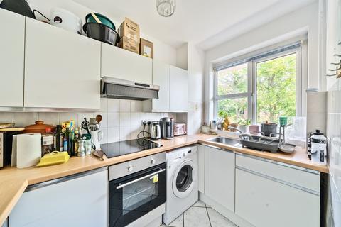 2 bedroom flat for sale, Stockwell Gardens Estate, London