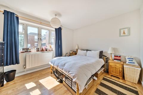 2 bedroom flat for sale, Stockwell Gardens Estate, London