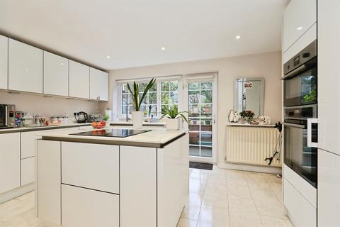 4 bedroom detached house for sale, Naylor Close, Kidderminster
