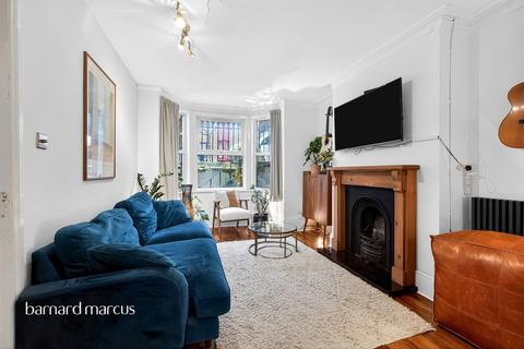 3 bedroom flat for sale, Manor Place, London