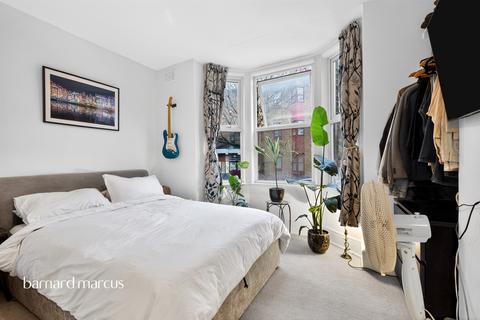 3 bedroom flat for sale, Manor Place, London