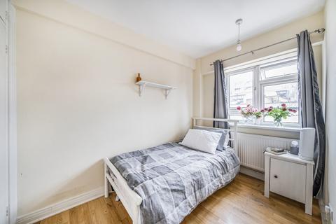 2 bedroom apartment for sale, Moscow Road, London