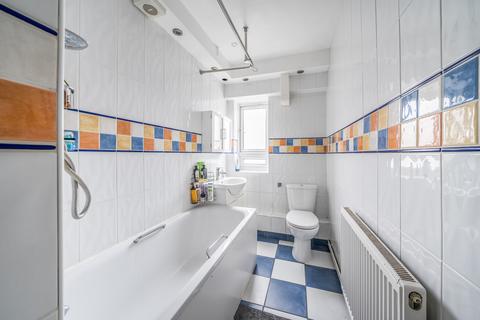 2 bedroom apartment for sale, Moscow Road, London