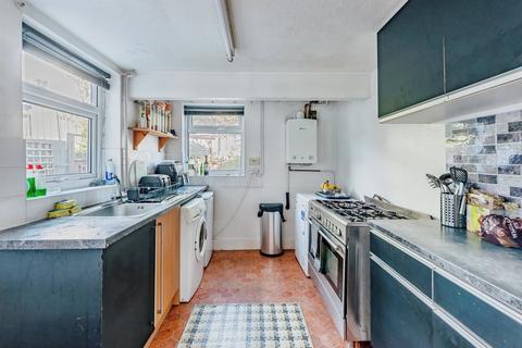 2 bedroom end of terrace house for sale, Garlands Road, Redhill