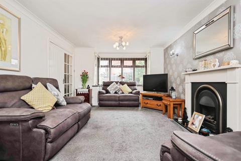 4 bedroom detached house for sale, Highview Drive, KINGSWINFORD